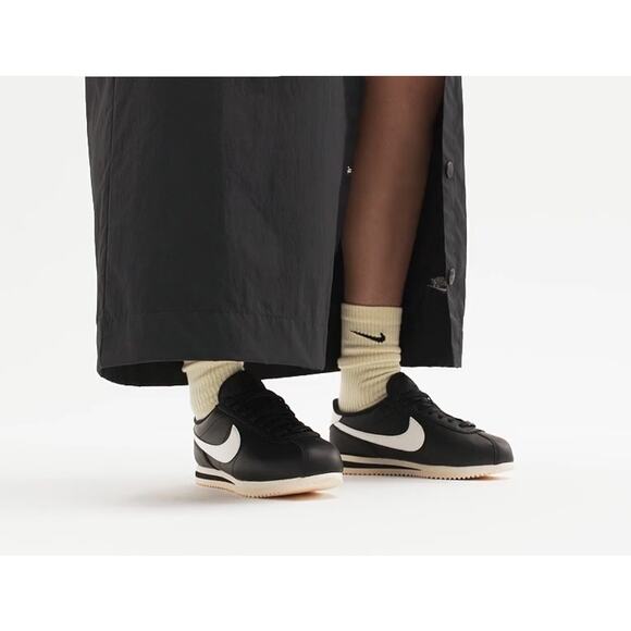 Nike Cortez 23 Premium LeatherWomen's size 5.5 NIB Black ***missing Lid *** - Picture 8 of 10